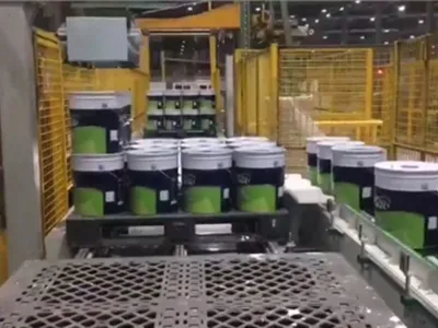 Video sobre el envasado automático de barriles químicos 